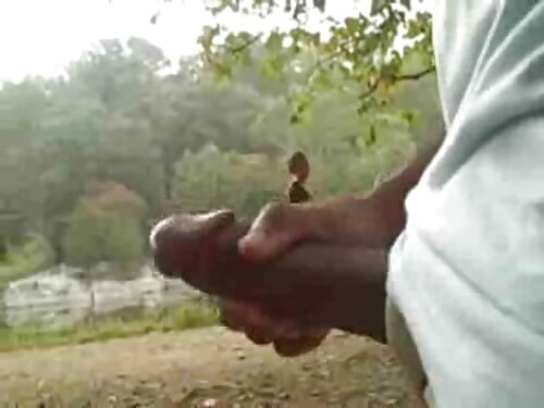 ठुलो स्तनको साथ सीङ् ...